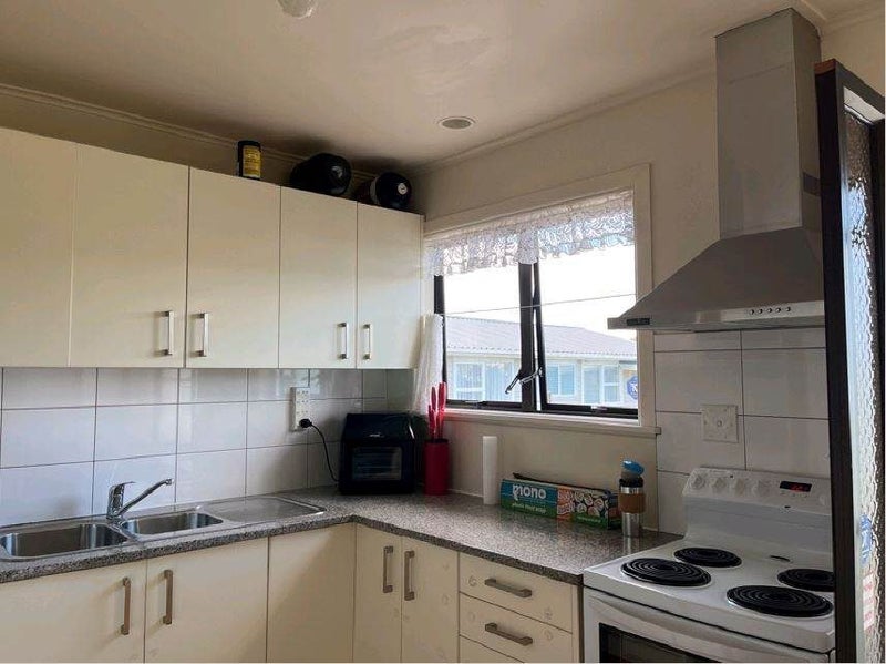35 Hutchinsons Road, Bucklands Beach, Auckland - Carousel 2