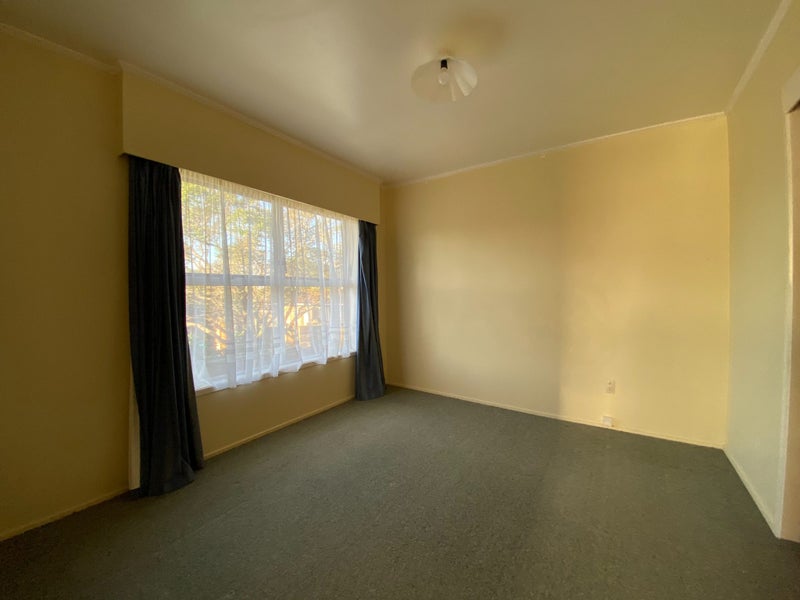 1/13 Downing Street, Glenfield, Auckland - Carousel 2