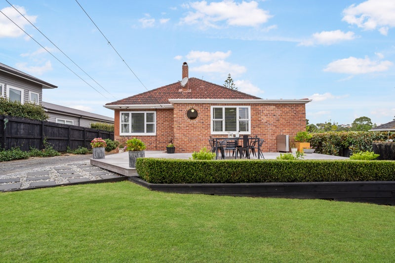 111 Meadowbank Road, Meadowbank, Auckland - Carousel 1