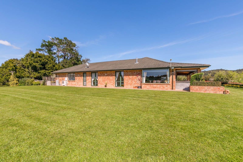 748 Weranui Road, Silverdale - Carousel 1