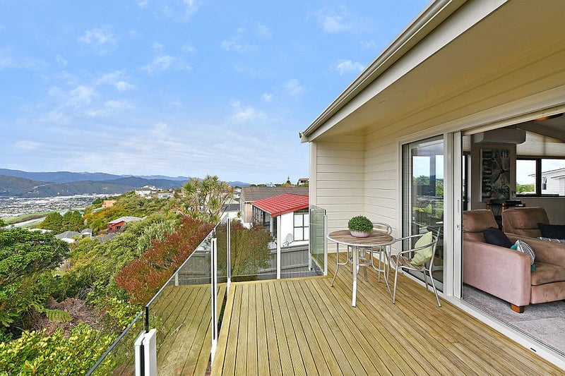 19 Wisteria Grove, Maungaraki, Lower Hutt - Carousel 1