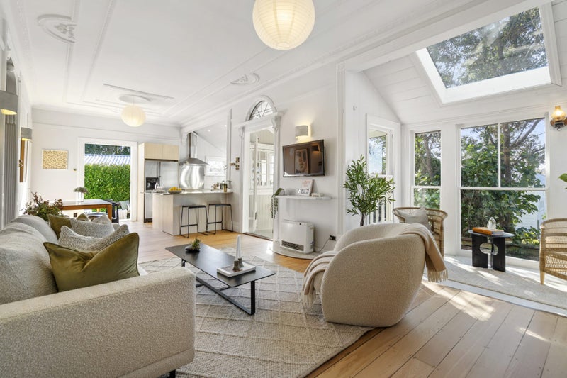 51A Springfield Road, Morningside, Auckland - Carousel 2