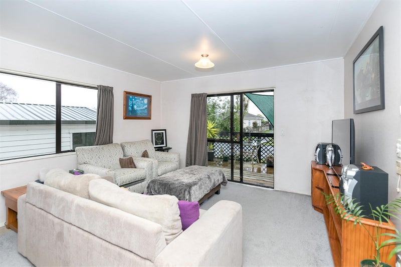 15 Lloyd Drive, Nawton, Hamilton - Carousel 2
