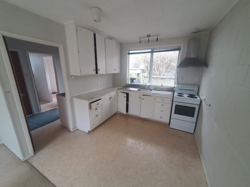 1/29 Mountain View Road, Morningside, Auckland - Carousel 2