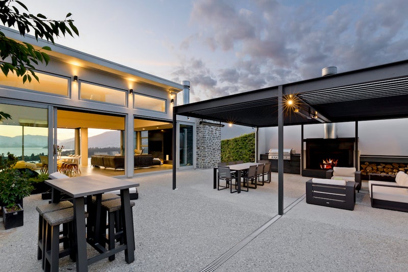 9 Garland Terrace, Kelvin Heights, Queenstown - Carousel 2