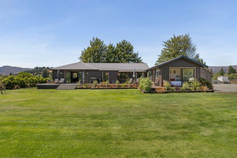 19 Monteith Road, Wanaka - Carousel 21