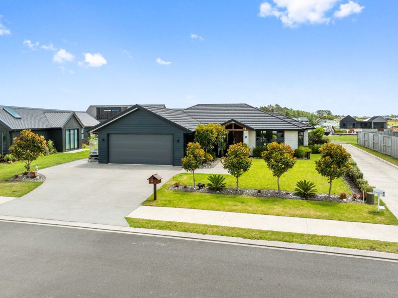 32 Waitemata Drive, One Tree Point - Carousel 2