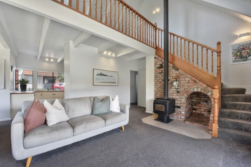 12 Middlebank Drive, Richmond - Carousel 2