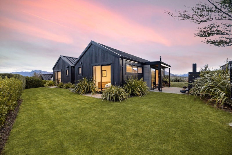 27 Glenfiddich road, Jacks point, QUEENSTOWN - Carousel 22