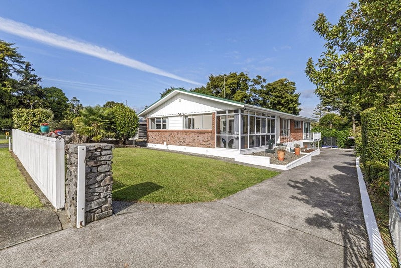 14 Dennis Avenue, Hillpark, Auckland - Carousel 2