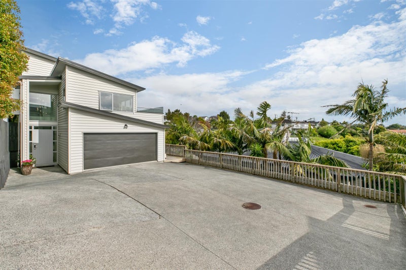 2B St Clair Place, Browns Bay, Auckland - Carousel 1
