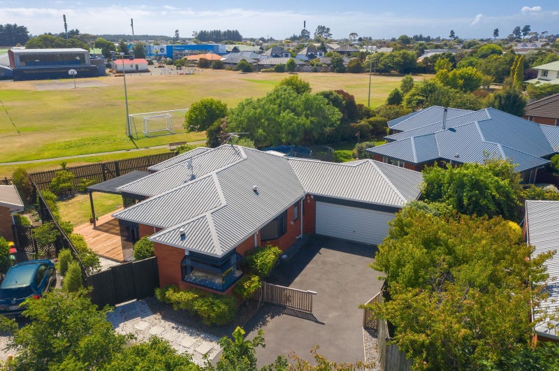 2/17 Fieldmoor Place, Parklands, Christchurch - Carousel 2