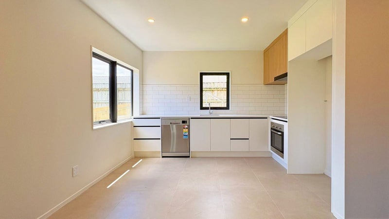 98 Avenue Road, Otahuhu, Auckland - Carousel 2