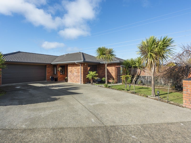 46 Percy Kinsman Crescent, Riverstone Terraces, Upper Hutt - Carousel 1