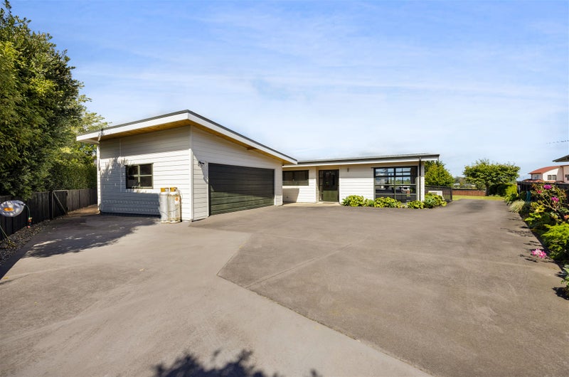 11 Highfield Place, Highlands Park, New Plymouth - Carousel 2