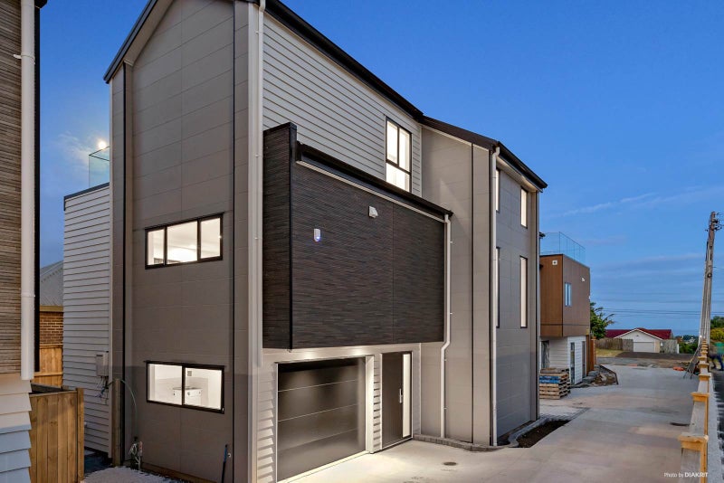 844B East Coast Road, Oteha, Auckland - Carousel 1