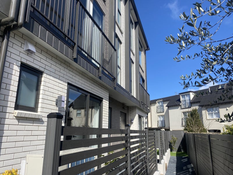 7E Dunkerron Avenue, Epsom, Auckland - Carousel 24