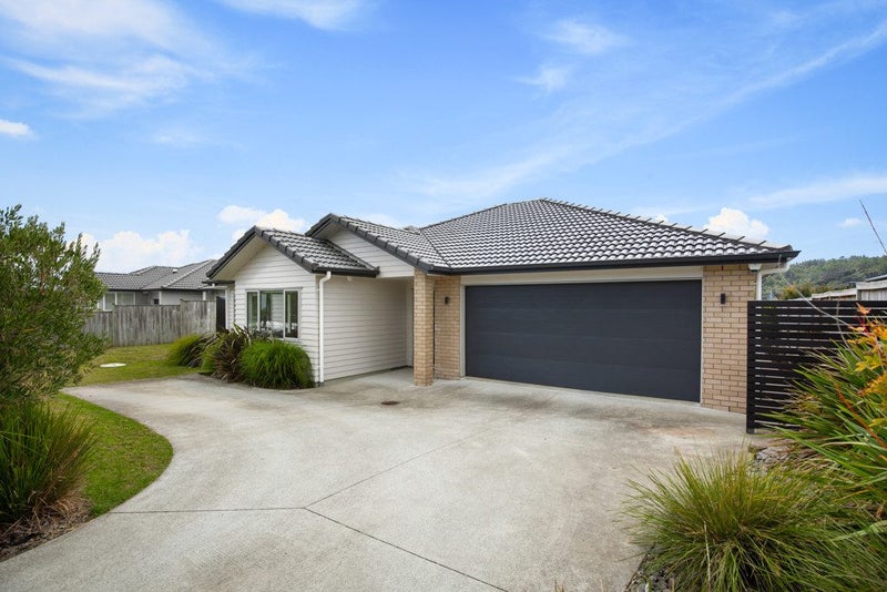 5 Raymond Grace Avenue, Huapai, Kumeu - Carousel 2
