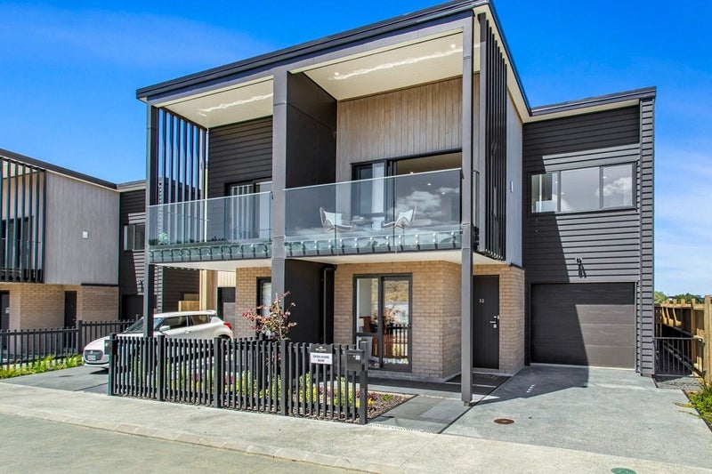 18 Monstedt Terrace, Windsor Park, Auckland - Carousel 1