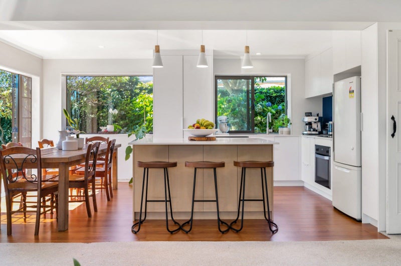 27 Burton Place, Owhata, Rotorua - Carousel 1