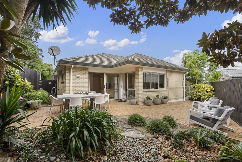 23 Abercrombie Street, Howick, Auckland - Carousel 1