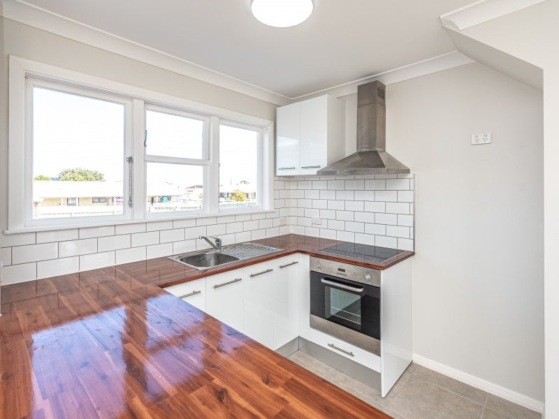 10 Matipo Street, Castlecliff, Whanganui - Carousel 1