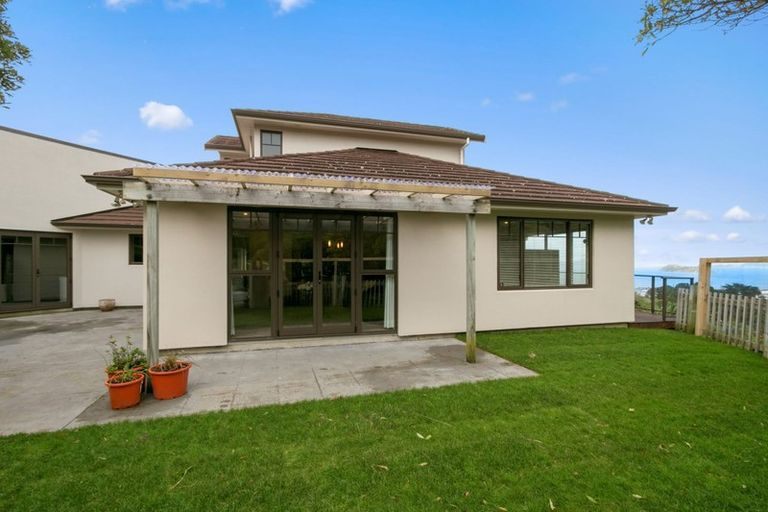 49 Dowse Drive, Maungaraki, Lower Hutt - Carousel 2