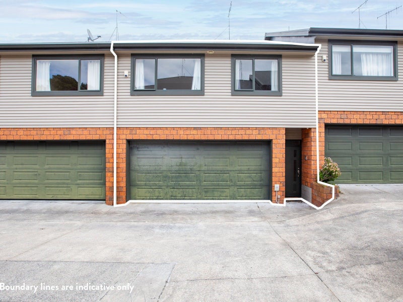 14B Kelvin Place, Hamilton East, Hamilton - Carousel 1