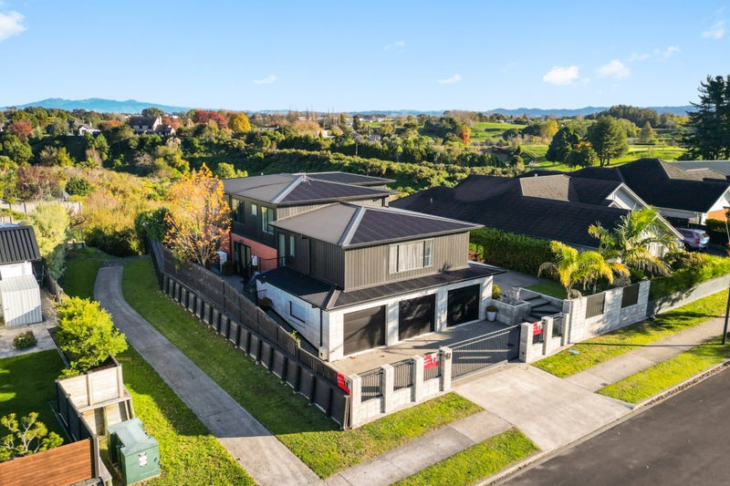 68 Helen June Avenue, Flagstaff, Hamilton - Carousel 1