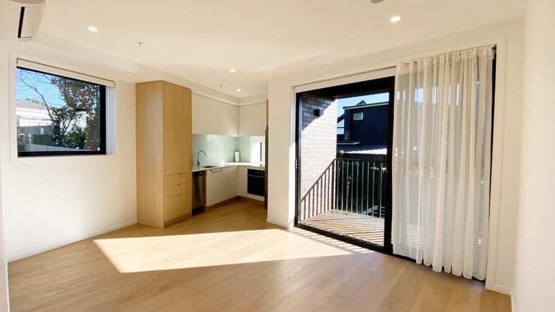 107/2 Finch Street, Morningside, Auckland - Carousel 2