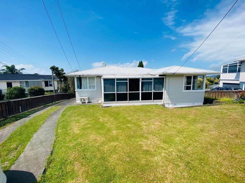 44 Ted William Street, New Windsor, Auckland - Carousel 1