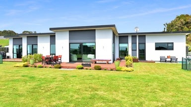 16 Takutai Terrace, Hokitika - Carousel 1