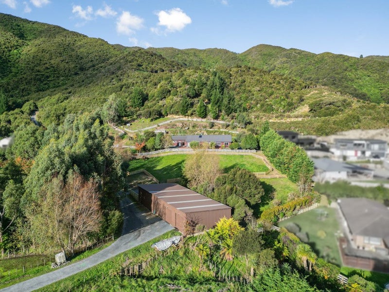 34 Pencarrow Crescent, Wainuiomata, Lower Hutt - Carousel 2
