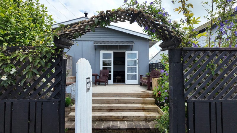 142 Broadway, Marton, Marton - Carousel 1