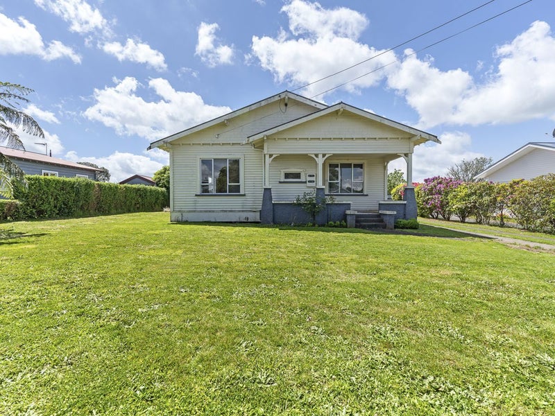 56 Pembroke Road, Stratford - Carousel 1