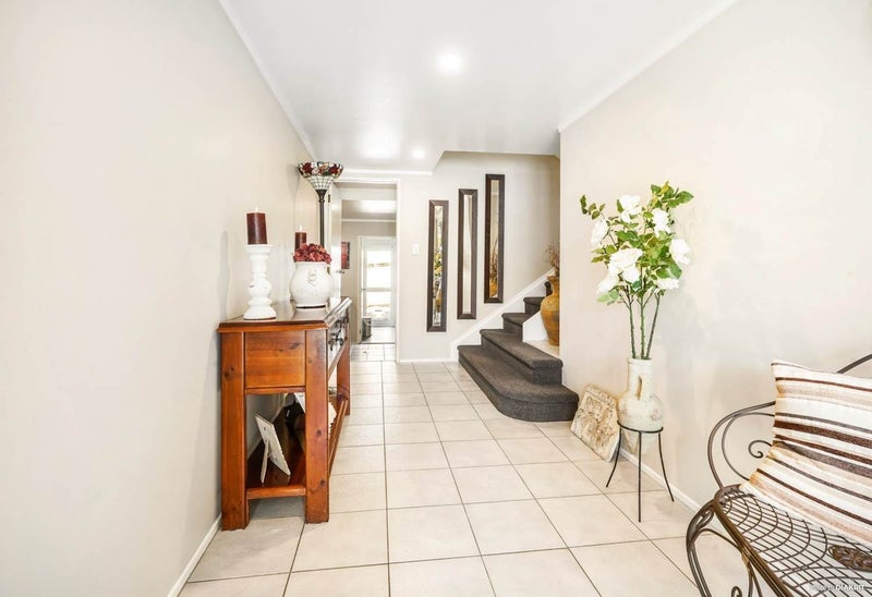 2/19 Churchill Road, Cockle Bay, Auckland - Carousel 2