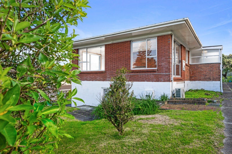 1/18 East Coast Road, Milford, Auckland - Carousel 2