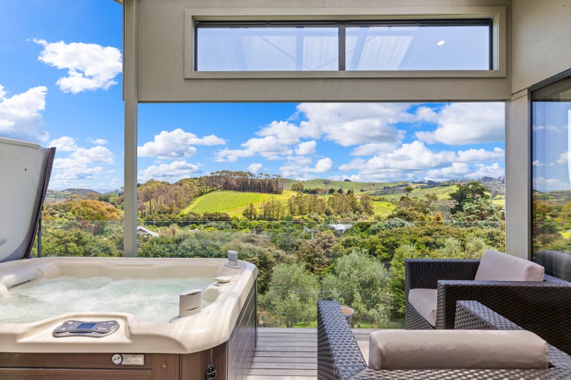 18 Waiata Road, Onetangi, Waiheke Island - Carousel 1