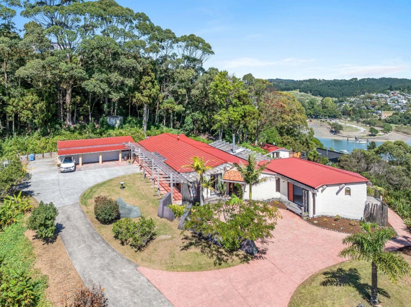 90 Cedar Terrace, Stanmore Bay, Whangaparaoa - Carousel 2