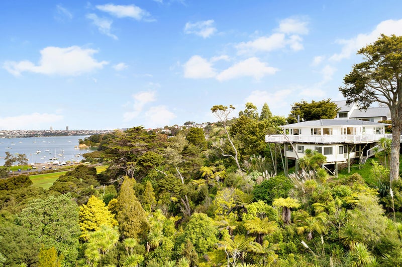 2/0 Seaview Avenue, Northcote, Auckland - Carousel 1