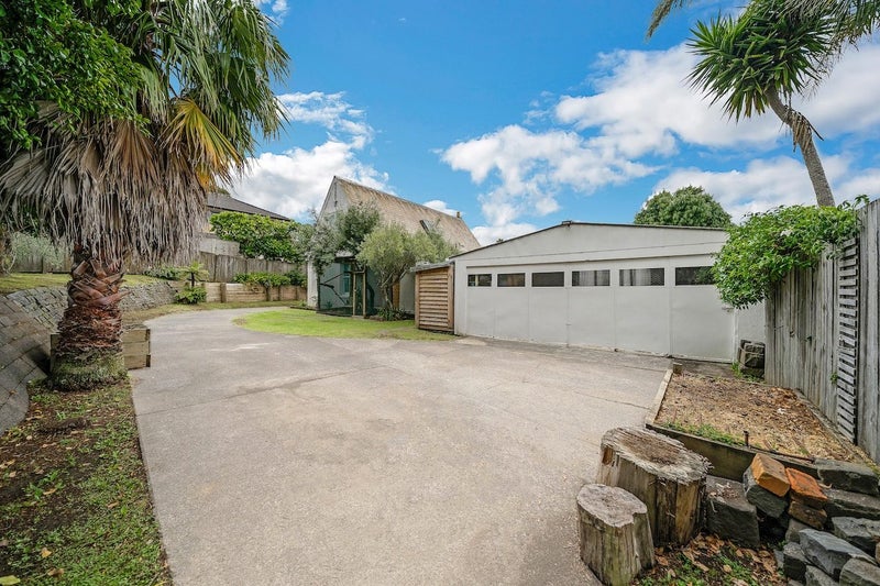19 Paparoa Road, Cockle Bay, Auckland - Carousel 2