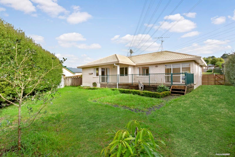 4 Killygordon Place, Massey, Auckland - Carousel 2