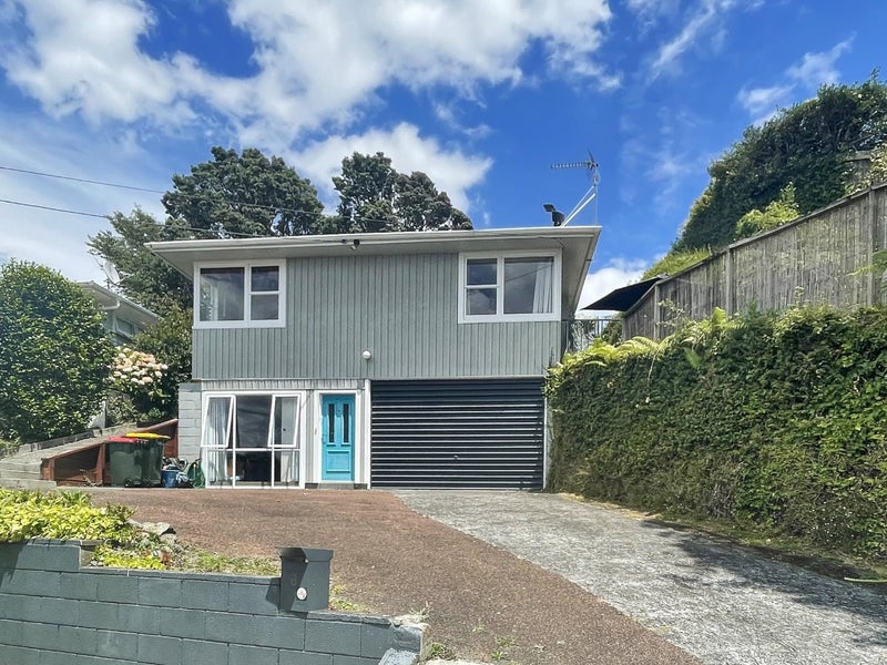 8 Taunton Place, Lynmouth, New Plymouth - Carousel 1