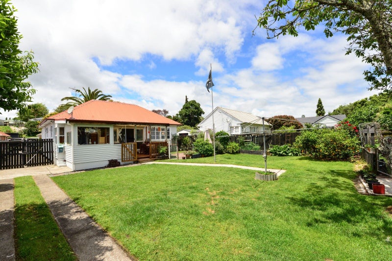 21 Galway Avenue, Hamilton East, Hamilton - Carousel 2