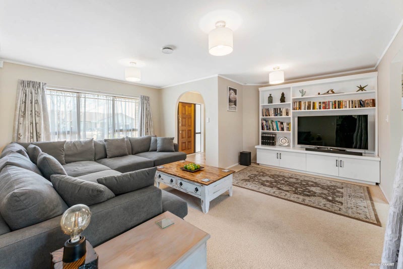 12 Gairloch Place, Wattle Downs, Auckland - Carousel 2