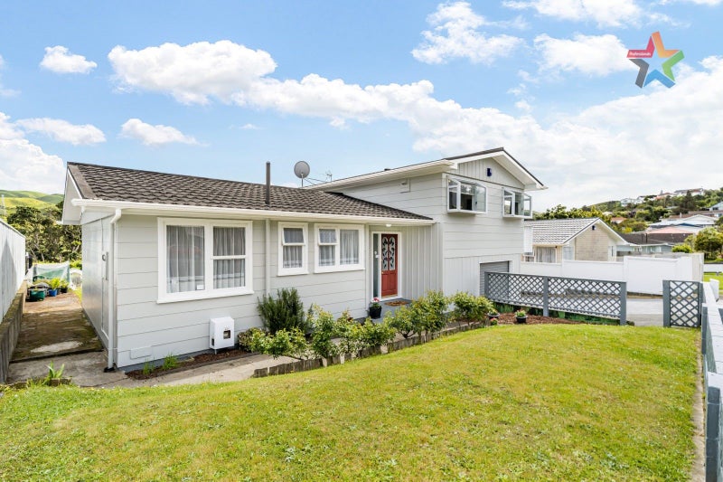 131 Major Drive, Kelson, Lower Hutt - Carousel 1