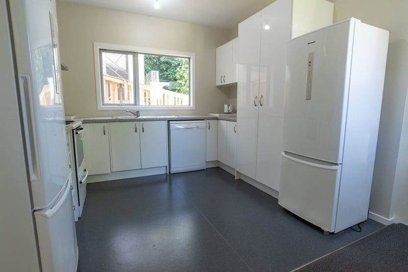 11 Maurice Terrace, Te Aro, Wellington - Carousel 2