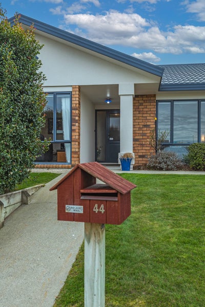 44 Meridian Grove, Kelvin Grove, Palmerston North - Carousel 33