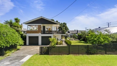 1A Coronation Street, Belmont, Auckland - Carousel 1