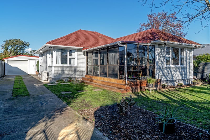 8 Tenby Place, Avondale, Christchurch - Carousel 1